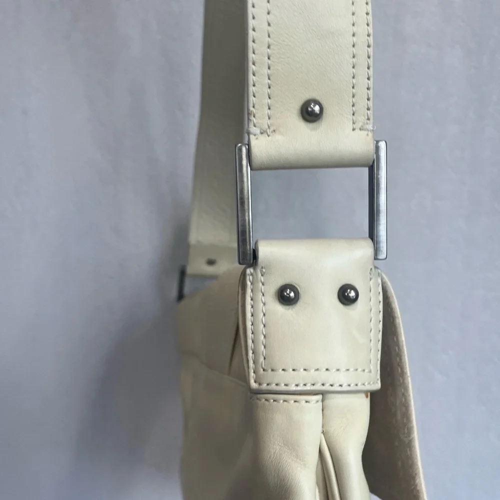 Frances Cobiasia Classic Leather Cream Shoulder Hobo Buckle Bag Made in Italy